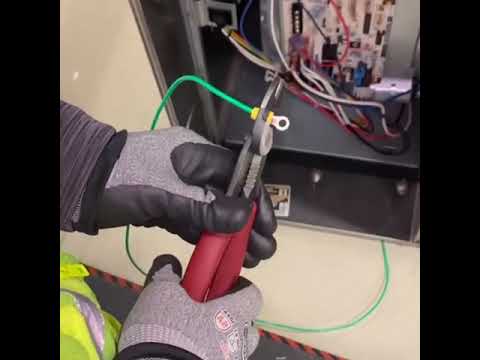 Ponchadora en acero forjado, cortador, pelacables. - Mod. 2005N