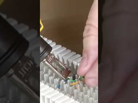 Poncha cables en paneles y bloques. Termina y corta cables CAT3, CAT5e y CAT6/6A. - Mod. VDV427-300