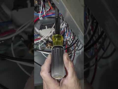 ¡11 Desarmadores magnéticos en 1! 8 puntas comunes, 3 de caja y barra intercambiable - Mod. 32500MAG