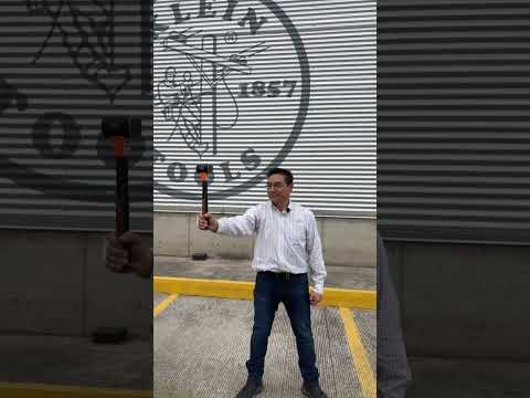 Yo cuando trabajo con mi herramienta Klein Tools