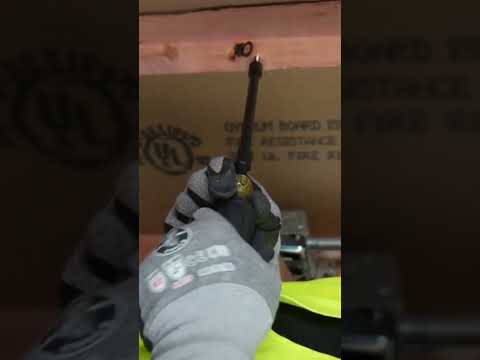 ¡Se pueden accionar y girar con una sola mano! Desarmador con retención de tornillos - Mod. 32216